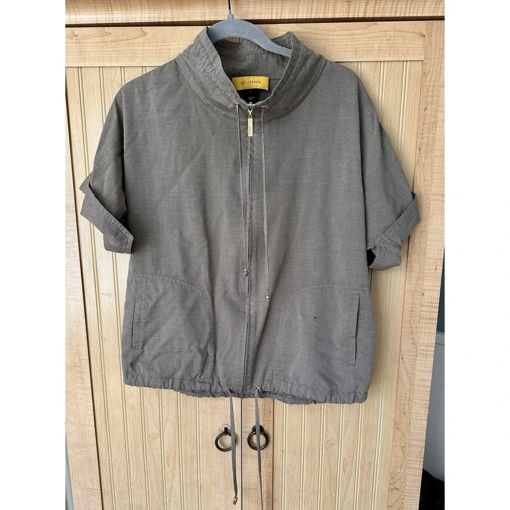 St John Brown SZ M Short Sleeve Full Zip Active Lounge Jacket *Read about flaws*